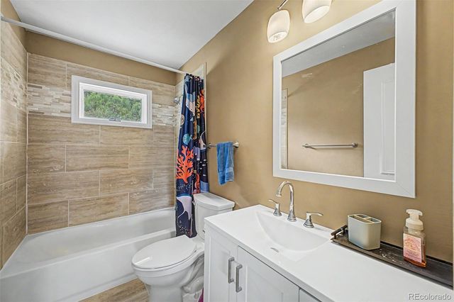 38 Navajo Court, Lyons, CO 80540