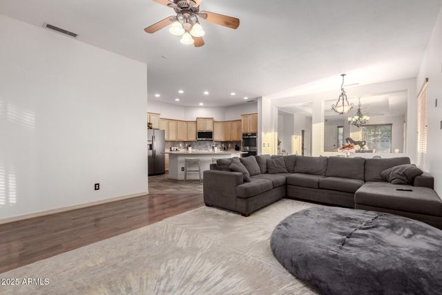 3438 W Little Hopi Drive, Phoenix, AZ 85086