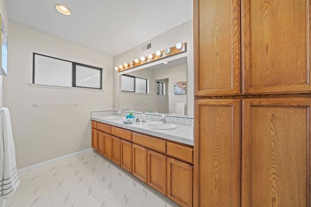 3393 3393 Sutton Loop, Fremont, CA 94536