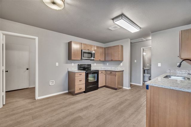 626 Bluechalk Drive, Cedar Hill, TX 75104