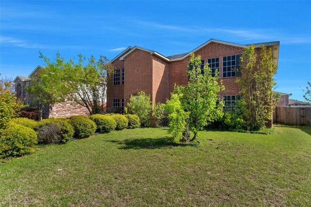 626 Bluechalk Drive, Cedar Hill, TX 75104