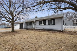 612 WAVERLY Road, Davenport, IA 52804
