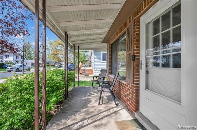 315 Pare Street, Clawson, MI 48017