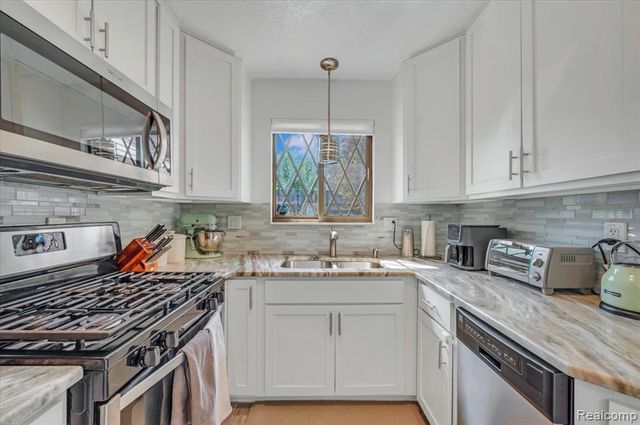 315 Pare Street, Clawson, MI 48017