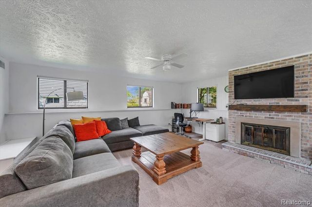 315 Pare Street, Clawson, MI 48017