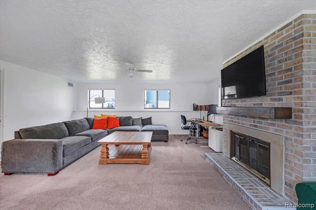 315 Pare Street, Clawson, MI 48017