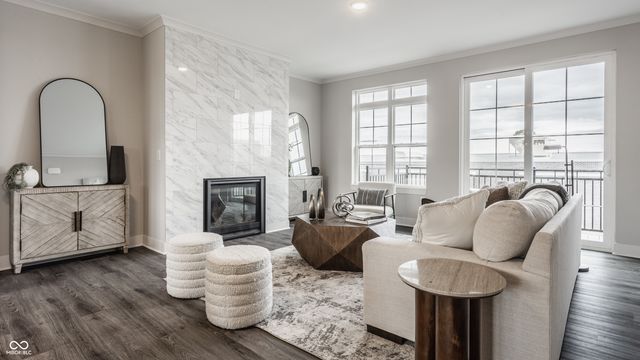 424 S Meridian Street, Greenwood, IN 46142