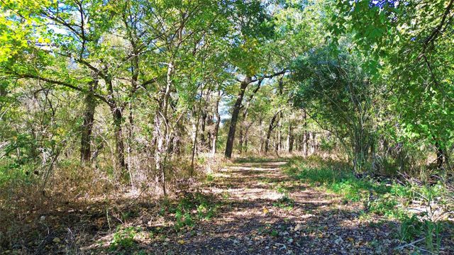 000 Bee Creek Road, Grandview, TX 76050