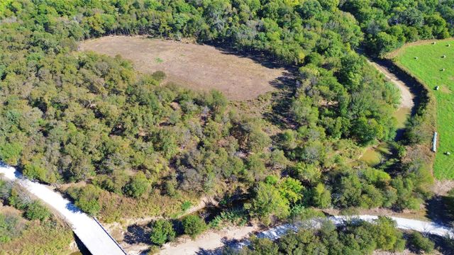 000 Bee Creek Road, Grandview, TX 76050
