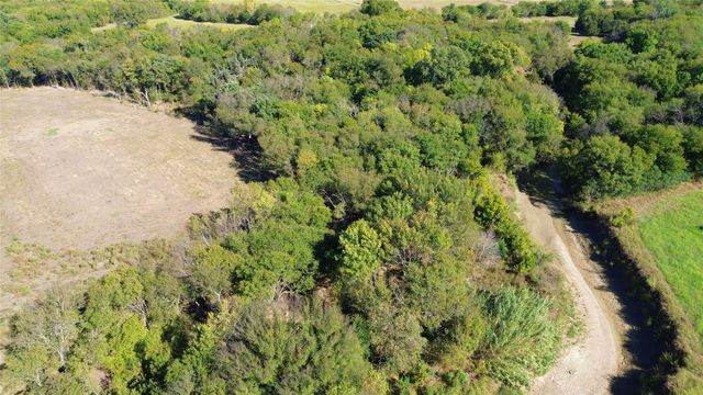 000 Bee Creek Road, Grandview, TX 76050