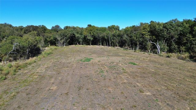 000 Bee Creek Road, Grandview, TX 76050