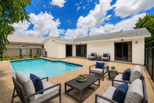 1541 SW 102nd Terrace, Davie, FL 33324