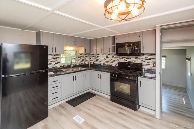 165 Lattintown Road 60, Marlboro, NY 12550