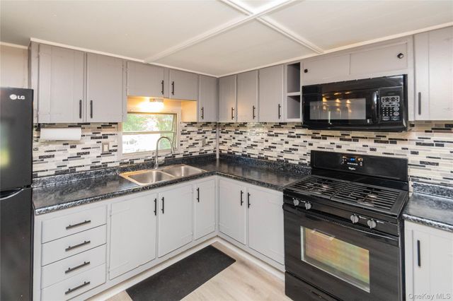 165 Lattintown Road 60, Marlboro, NY 12550