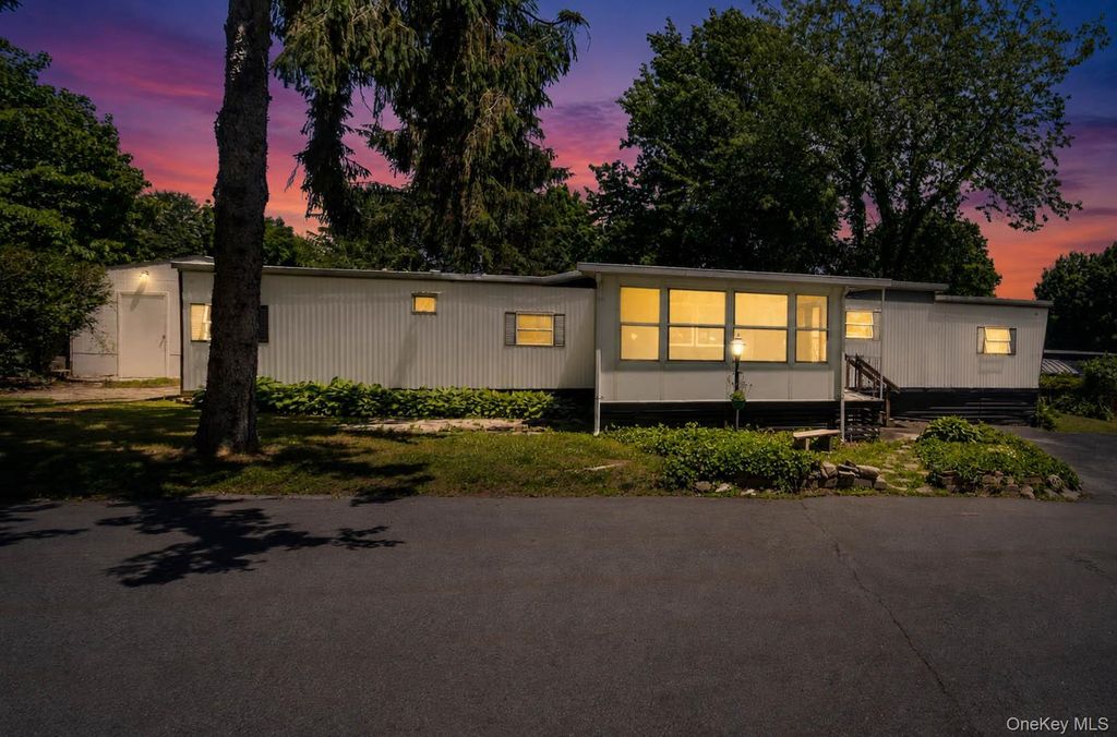 165 Lattintown Road 60, Marlboro, NY 12550