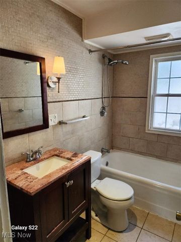 3686 Avalon Road 2, Shaker Heights, OH 44120