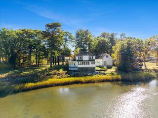 6 Allen Ave, Wareham, MA 02571