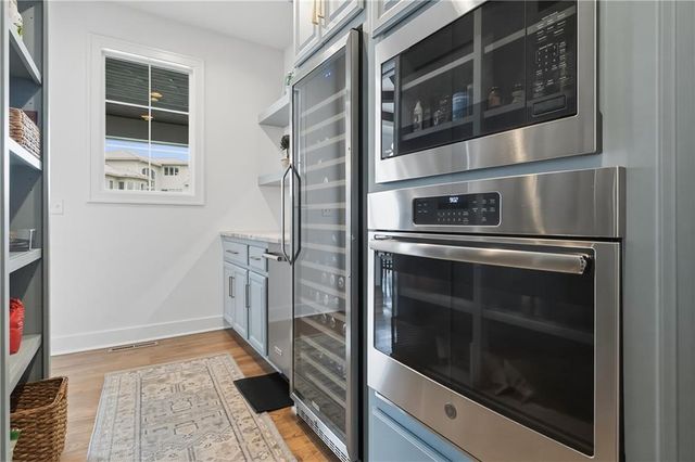 16120 Paradise Street, Overland Park, KS 66221