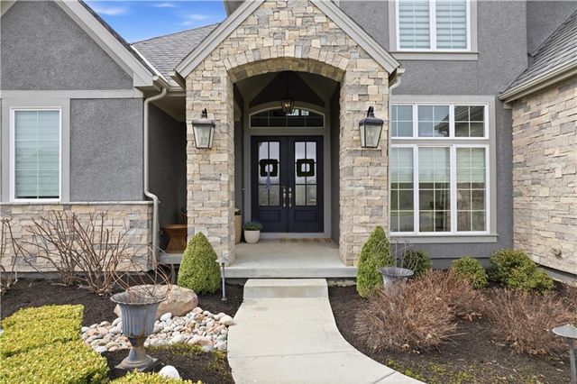 16120 Paradise Street, Overland Park, KS 66221