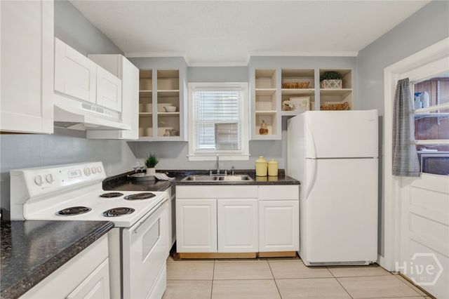 2218 Hanson Street, Savannah, GA 31404