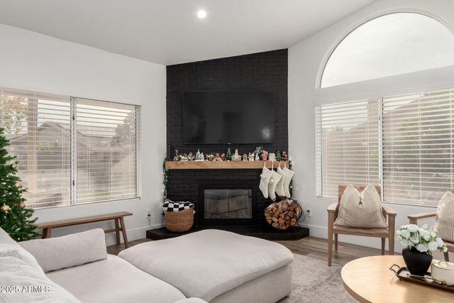 8413 W WILLOWBROOK Drive, Peoria, AZ 85382