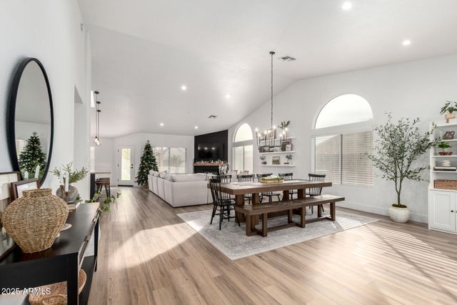 8413 W WILLOWBROOK Drive, Peoria, AZ 85382