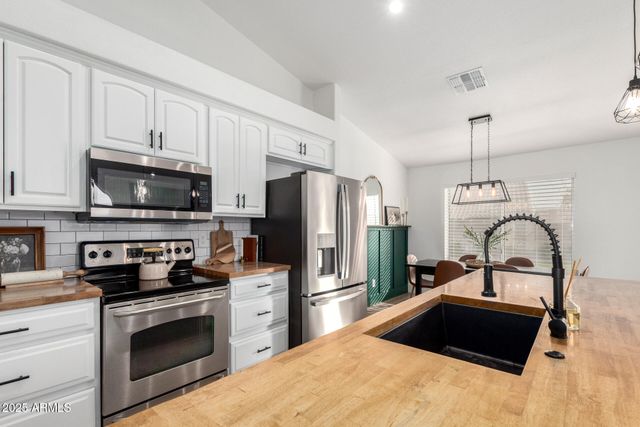 8413 W WILLOWBROOK Drive, Peoria, AZ 85382