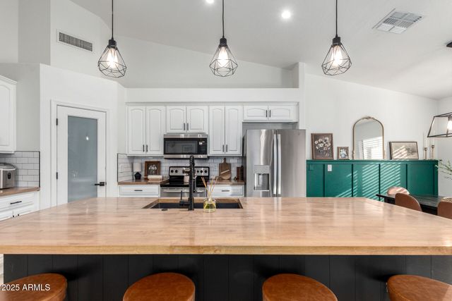 8413 W WILLOWBROOK Drive, Peoria, AZ 85382