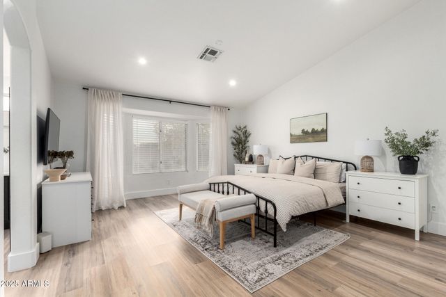 8413 W WILLOWBROOK Drive, Peoria, AZ 85382