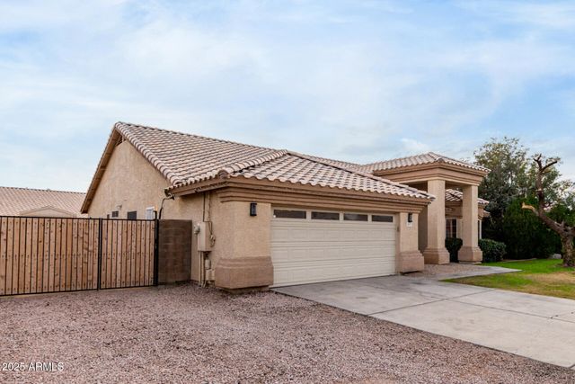 8413 W WILLOWBROOK Drive, Peoria, AZ 85382