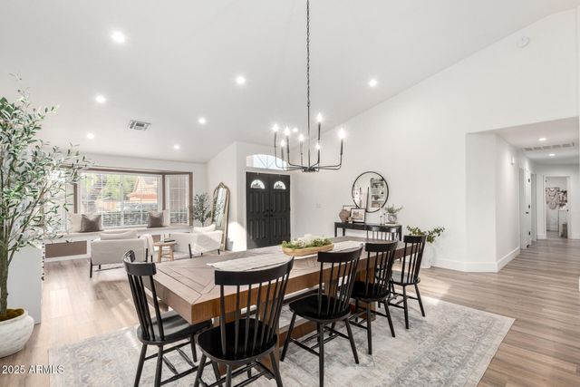 8413 W WILLOWBROOK Drive, Peoria, AZ 85382