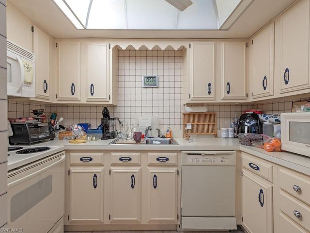 406 Bristle Cone LN 4, Naples, FL 34113