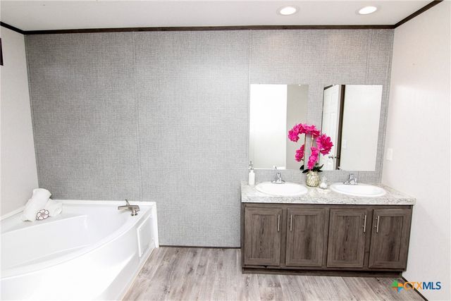 217 Wood Glen Drive, Gatesville, TX 76528