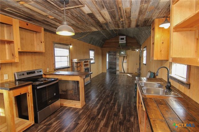 217 Wood Glen Drive, Gatesville, TX 76528