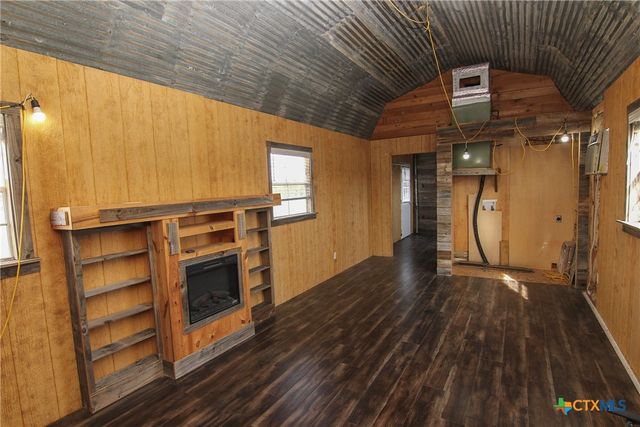 217 Wood Glen Drive, Gatesville, TX 76528