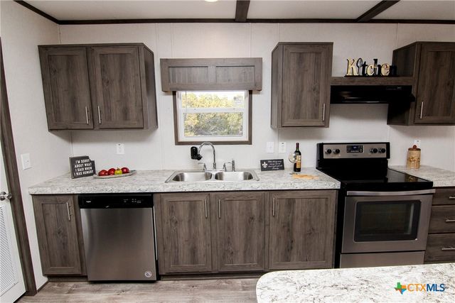 217 Wood Glen Drive, Gatesville, TX 76528