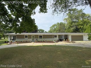 532 Nichols Road, Auburn Hills, MI 48326