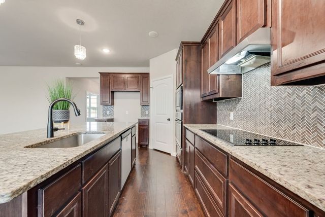 6016 Ember Crest Drive, Weatherford, TX 76085