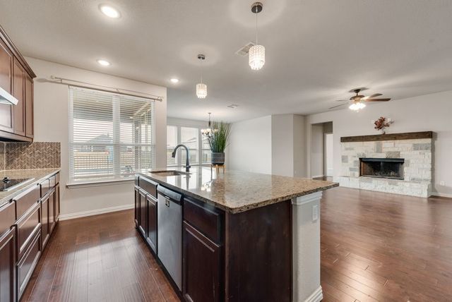 6016 Ember Crest Drive, Weatherford, TX 76085