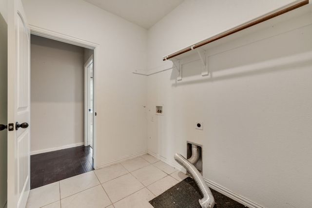 6016 Ember Crest Drive, Weatherford, TX 76085