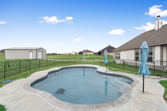 6016 Ember Crest Drive, Weatherford, TX 76085