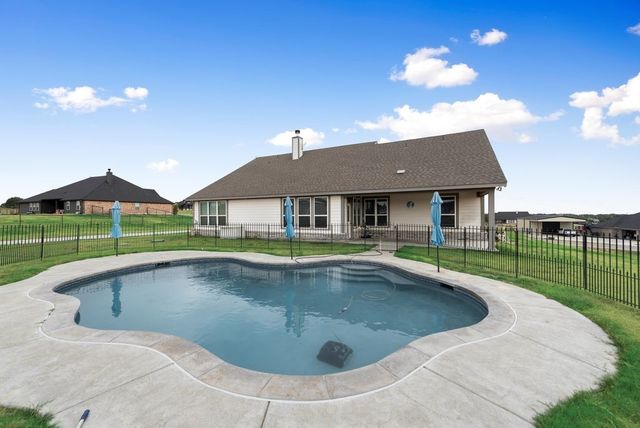 6016 Ember Crest Drive, Weatherford, TX 76085