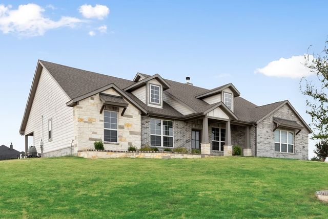 6016 Ember Crest Drive, Weatherford, TX 76085