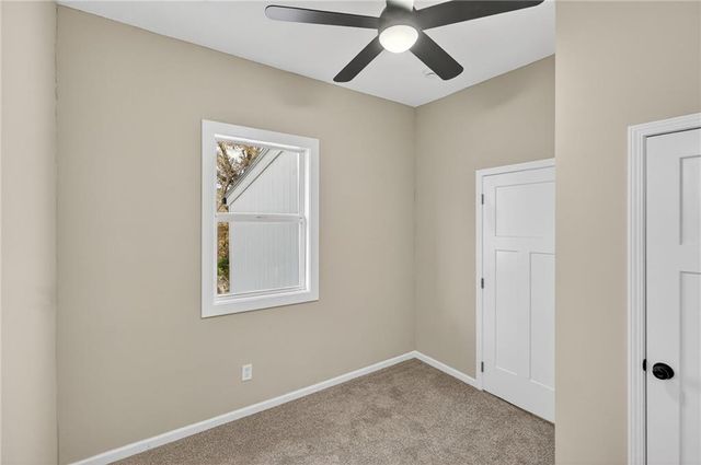 2411 Park Avenue, Kansas City, MO 64127