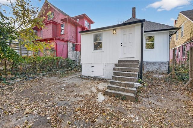 2411 Park Avenue, Kansas City, MO 64127