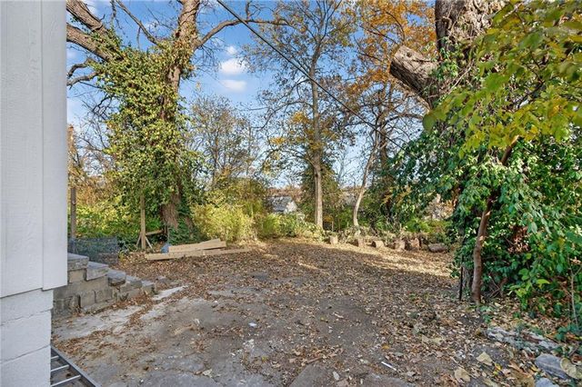 2411 Park Avenue, Kansas City, MO 64127