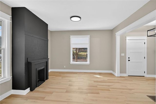 2411 Park Avenue, Kansas City, MO 64127