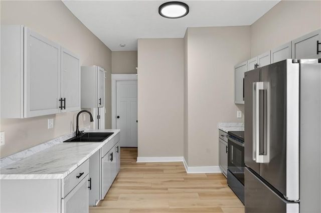 2411 Park Avenue, Kansas City, MO 64127