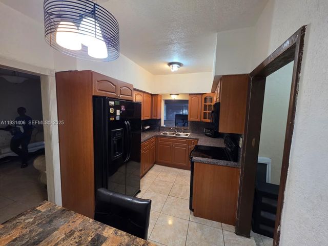 530 NE 132nd Ter, North Miami, FL 33161