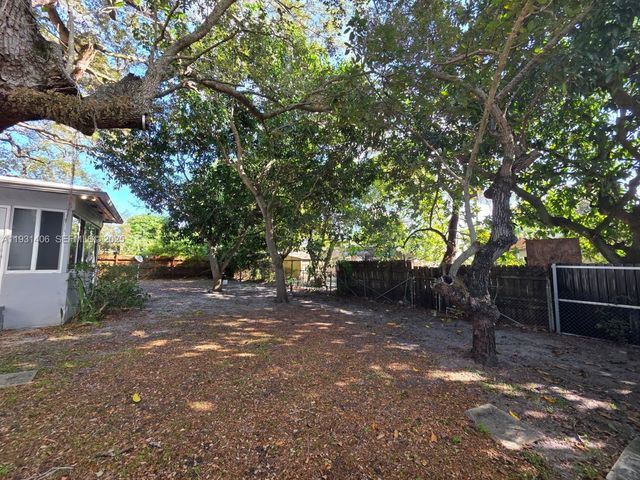 530 NE 132nd Ter, North Miami, FL 33161